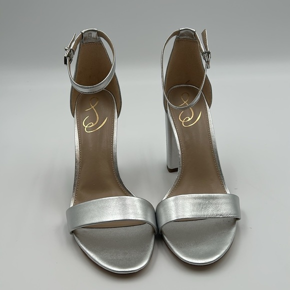 2449- Sam Edelman Yaro Ankle Strap Block Heel Sandals Size 9.5 Silver NWT - Picture 4 of 8